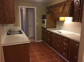 Charming and Very Clean 3 Br 2 Ba House with 2 Car Garage with  in Salem, OR (Photo 6 of 6)