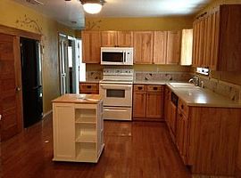  716 Church Ave, Troy, Tx 76579 3 Beds 2 Baths 1,717 Sqft in Troy, TX (Photo 3 of 5)