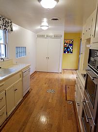 This Is a Large 2,150 Square Foot House, South of Ventura Blvd, in Woodland Hills, CA (Photo 3 of 8)