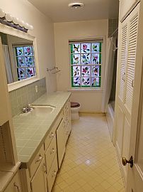 This Is a Large 2,150 Square Foot House, South of Ventura Blvd, in Woodland Hills, CA (Photo 4 of 8)