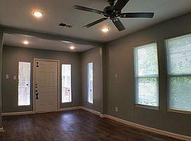 2613 Winbern St, Houston, Rent 550 Deposit 550 Total 1100 in Houston, TX (Photo 3 of 6)