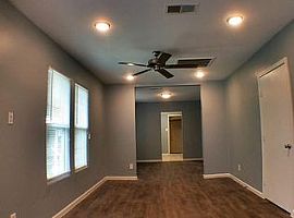 2613 Winbern St, Houston, Rent 550 Deposit 550 Total 1100 in Houston, TX (Photo 5 of 6)