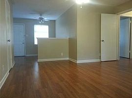 12142 Oberlin Dr, Dallas, Rent 550 Deposit 550 Total 1100 in Dallas, TX (Photo 3 of 7)
