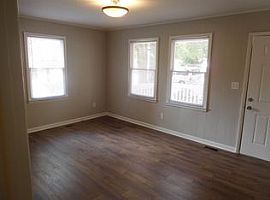 141 Glenn Rd, Greenville, Rent 500 Deposit 500 Total 1000 in Greenville, SC (Photo 5 of 9)