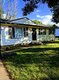   3 Bedroom with a 2 Stall Garage in a Great Location! in Sioux Falls, SD