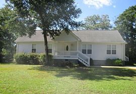  201 Ne 57th St, Oak Island, Nc 28465 3 Beds 2 Baths 1,400 Sqft in Oak Island, NC