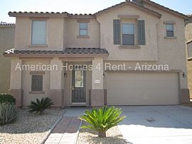 Single Family Home For Rent in Phoenix, AZ