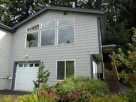  3br - 1645ft2 - Back Loop 3bd/2ba Attached Home, Pet Friendly, in Anchorage, AK