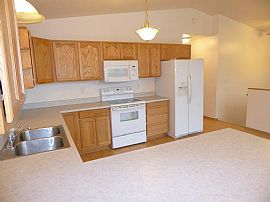  3br - 1645ft2 - Back Loop 3bd/2ba Attached Home, Pet Friendly, in Anchorage, AK (Photo 5 of 9)