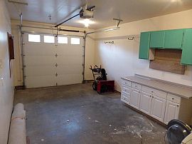  3br - 1645ft2 - Back Loop 3bd/2ba Attached Home, Pet Friendly, in Anchorage, AK (Photo 8 of 9)