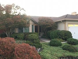 6252 Ridgemont Dr, Oakland in Oakland, CA