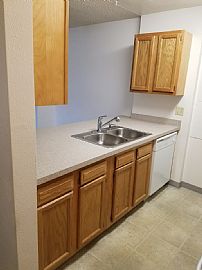 Beautiful Spacious  2-Bedroom, 1 Bathroom, Open Floor Plan in Aurora, CO (Photo 5 of 12)