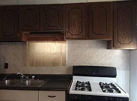  517 W 3rd St, Junction City, Ks 66441 4 Beds 1 Bath 1,632 Sqft in Junction City, KS (Photo 3 of 4)