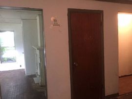  517 W 3rd St, Junction City, Ks 66441 4 Beds 1 Bath 1,632 Sqft in Junction City, KS (Photo 4 of 4)