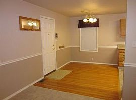  617 Richards Ln, Champaign, Il 61820 3 Beds 1 Bath 1,025 Sqft in Champaign, IL (Photo 3 of 4)