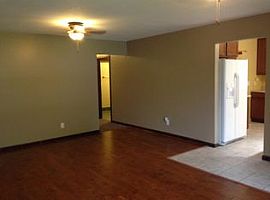  1910 W Sunset Ave, Decatur, Il 62522 3 Beds 2 Baths 1,262 Sqft in Decatur, IL (Photo 3 of 5)