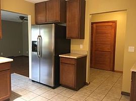  1910 W Sunset Ave, Decatur, Il 62522 3 Beds 2 Baths 1,262 Sqft in Decatur, IL (Photo 4 of 5)