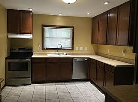  1910 W Sunset Ave, Decatur, Il 62522 3 Beds 2 Baths 1,262 Sqft in Decatur, IL (Photo 5 of 5)