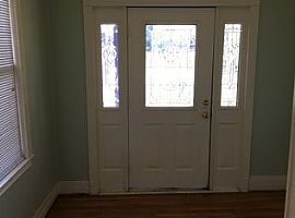  303 N Maple St, Lebanon, Tn 37087 2 Beds 1 Bath 1,236 Sqft in Lebanon, TN (Photo 2 of 4)