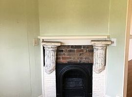  303 N Maple St, Lebanon, Tn 37087 2 Beds 1 Bath 1,236 Sqft in Lebanon, TN (Photo 3 of 4)