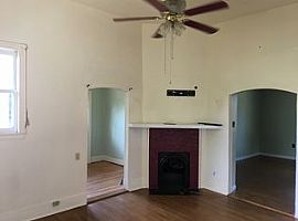  303 N Maple St, Lebanon, Tn 37087 2 Beds 1 Bath 1,236 Sqft in Lebanon, TN (Photo 4 of 4)