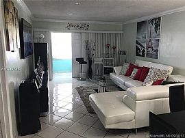 2 Beds 1.5 Baths 715 Sqft in Hialeah, FL (Photo 4 of 10)