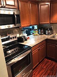 2 Beds 1.5 Baths 715 Sqft in Hialeah, FL (Photo 5 of 10)