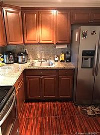 2 Beds 1.5 Baths 715 Sqft in Hialeah, FL (Photo 6 of 10)