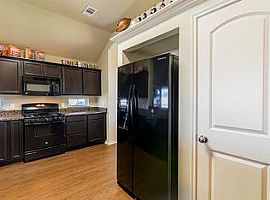 110 Doe Run Dr, Huntsville, Tx 77320 (747) 444-3766 in Huntsville, TX (Photo 6 of 10)