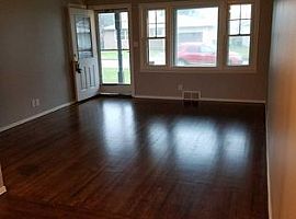  9155 E Latimer Ct, Tulsa, Ok in Tulsa, OK (Photo 3 of 5)