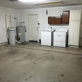 Gorgeous and Charming 3 Bedroom, 2 Bath in Phoenix, AZ (Photo 8 of 12)