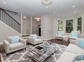 2476 W Hutchinson St Chicago, Il 60618 (747) 444-3766 in Chicago, IL