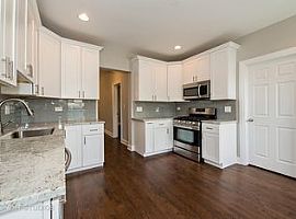 3322 W Berteau Ave Chicago, Il 60618 (747) 444-3766 in Chicago, IL (Photo 3 of 4)