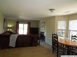 97 Wycombe Pl Somerset, Nj 08873 (747) 444-3766 in Somerset, NJ (Photo 4 of 4)