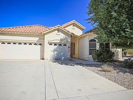 8752 W Frier Dr, Glendale, Az 85305 in Glendale, AZ