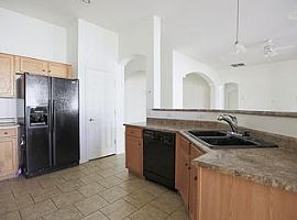 8752 W Frier Dr, Glendale, Az 85305 in Glendale, AZ (Photo 4 of 10)