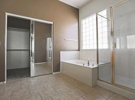 8752 W Frier Dr, Glendale, Az 85305 in Glendale, AZ (Photo 9 of 10)