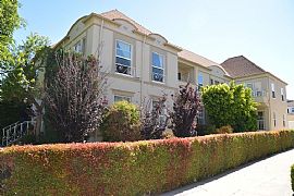 1 Bed 1 Bath Completely Remodeled Apartment in a Great Location in Los Angeles, CA