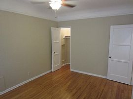 1 Bed 1 Bath Completely Remodeled Apartment in a Great Location in Los Angeles, CA (Photo 11 of 12)