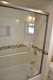 1 Bed 1 Bath Completely Remodeled Apartment in a Great Location in Los Angeles, CA (Photo 8 of 12)