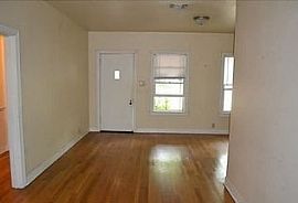  714 Landon Ln, Austin, Tx 78705 2 Beds 1 Bath 962 Sqft in Austin, TX (Photo 3 of 4)