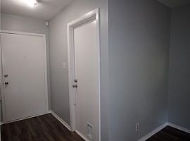  4802 Lansing Dr, Austin, Tx 78745 3 Beds 1 Bath 1,069 Sqft in Austin, TX (Photo 4 of 4)