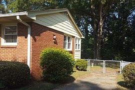  5545 Murrayhill Rd, Charlotte, Nc 28210 3 Beds 2 Baths 1,436 S in Charlotte, NC (Photo 3 of 5)