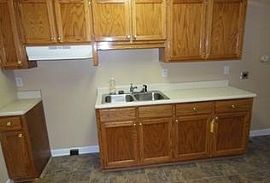 4902 Griffith Dr Nw, Huntsville, Al 35810 3 Beds 1 Bath 864 Sqf in Huntsville, AL (Photo 3 of 8)