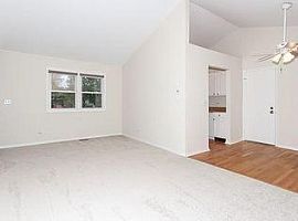 1933 Stanford Dr, Naperville, Il 60565 3 Beds 2 Baths 1,123 Sqf in Naperville, IL (Photo 10 of 12)