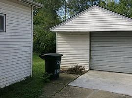 9037 Longacre St, Detroit, Mi 48228 3 Beds 1.5 Baths 1,681 Sqft in Detroit, MI (Photo 12 of 12)