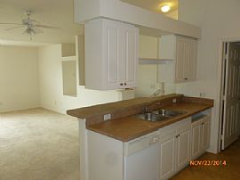 Spacious 2 Bed 2 Bath Condo Washer/dryer Included  in Zephyrhills, FL (Photo 3 of 12)