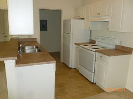 Spacious 2 Bed 2 Bath Condo Washer/dryer Included  in Zephyrhills, FL (Photo 5 of 12)