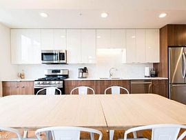 340 W Superior St Chicago, Il 60654 (747) 444-3766 in Chicago, IL