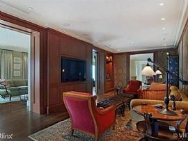 132 E Delaware Pl, Chicago in Chicago, IL